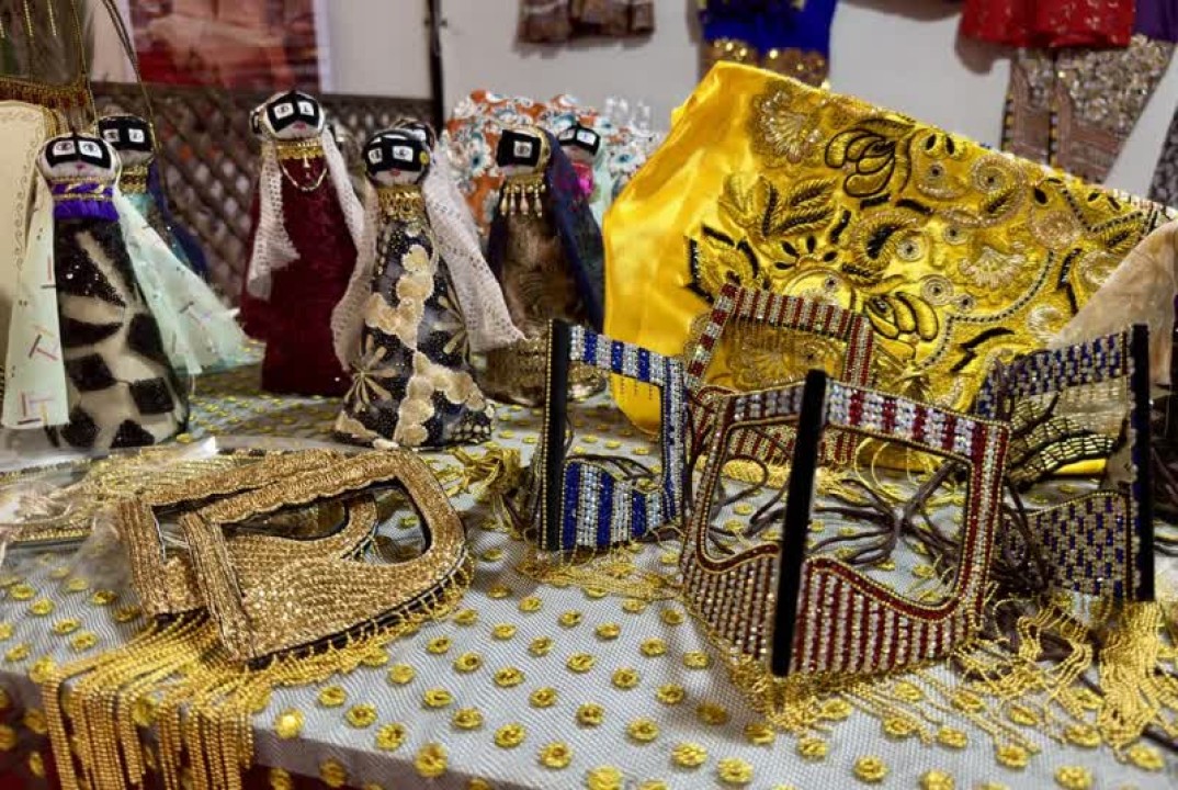 عرضه صنایع دستی ایران در کشورهای حاشیه خلیج فارس از مبدا قشم عرضه صنایع دستی ایران در کشورهای حاشیه خلیج فارس از مبدا قشم